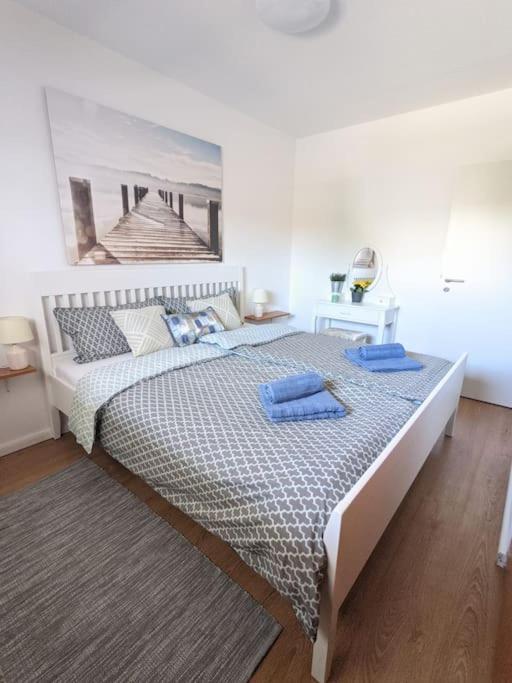 Ferienwohnung Fuer 4 Gaeste In 그로미츠 외부 사진